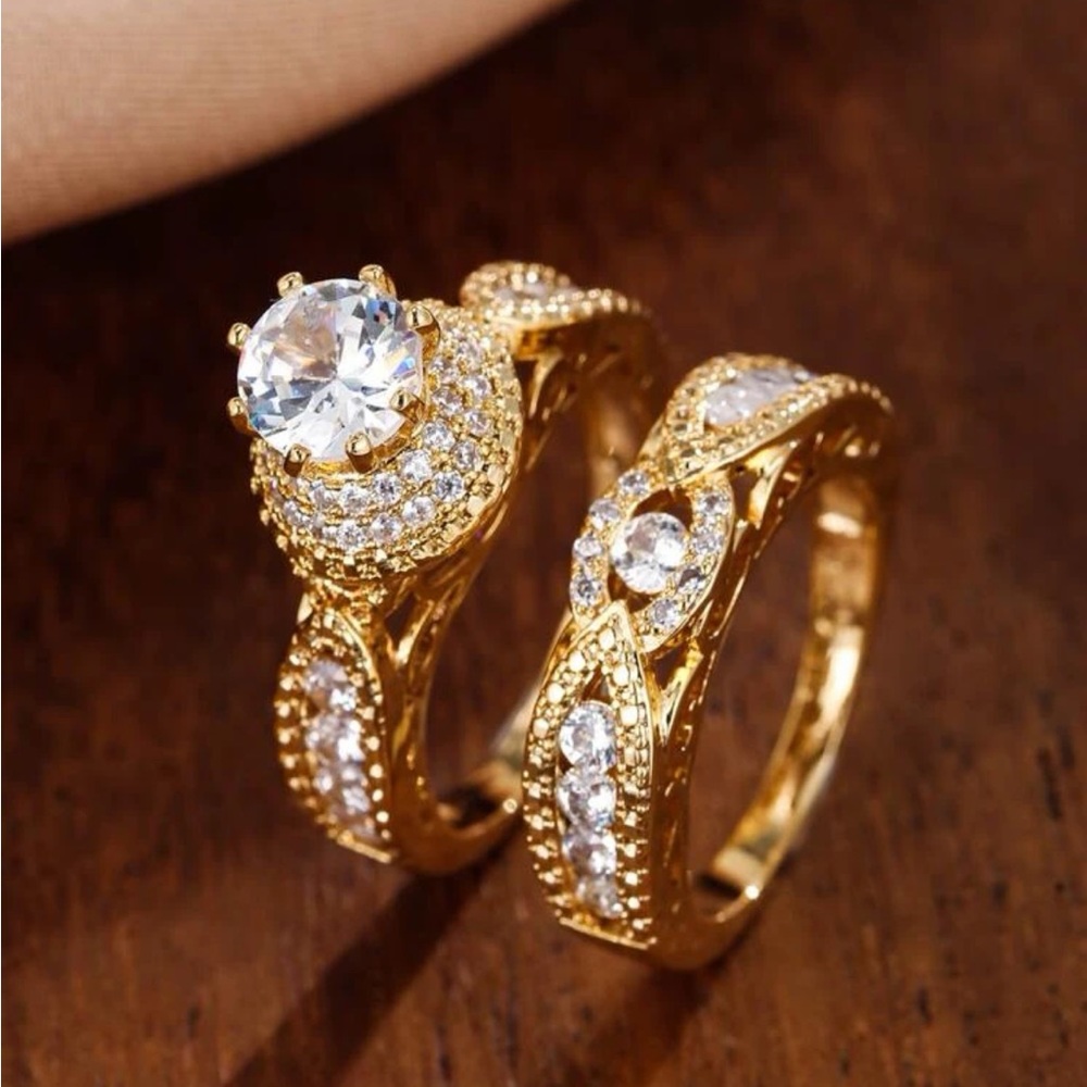 Vintage✨Gold Rhinestone Rings bundle ✨